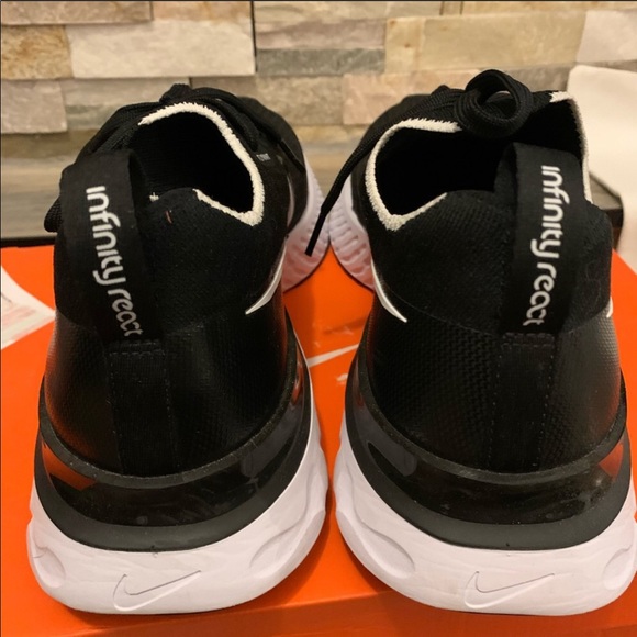 Nike React Infinity Flyknit Runner - Picture 2 of 6